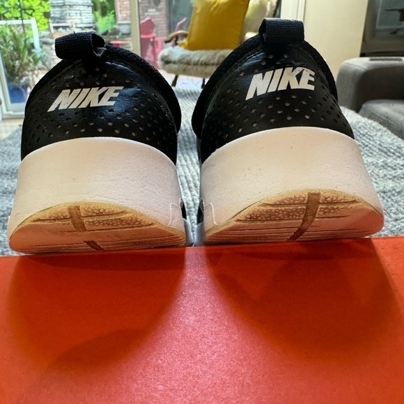 Nike Air Max Thea Grade School Youth Boy 4.5Y Black White Running Shoes - Picture 10 of 11